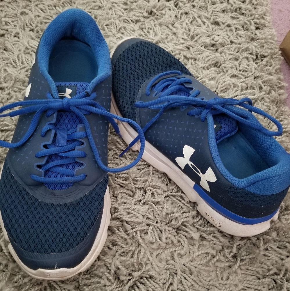 Under armour tennis shoes